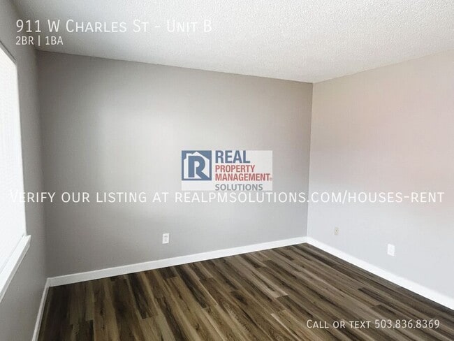 Building Photo - 911 Charles St