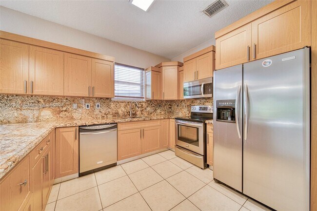 Building Photo - 16544 SW 75th Terrace
