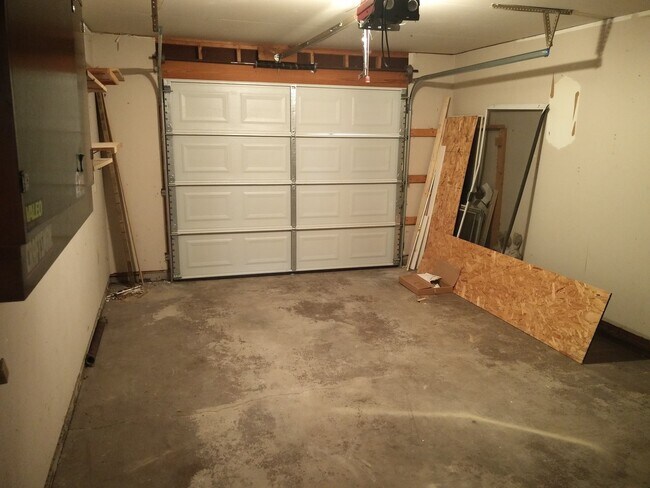 Building Photo - 5249 Yucatan Dr