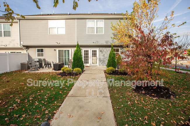 Building Photo - 2 Mulberry ln