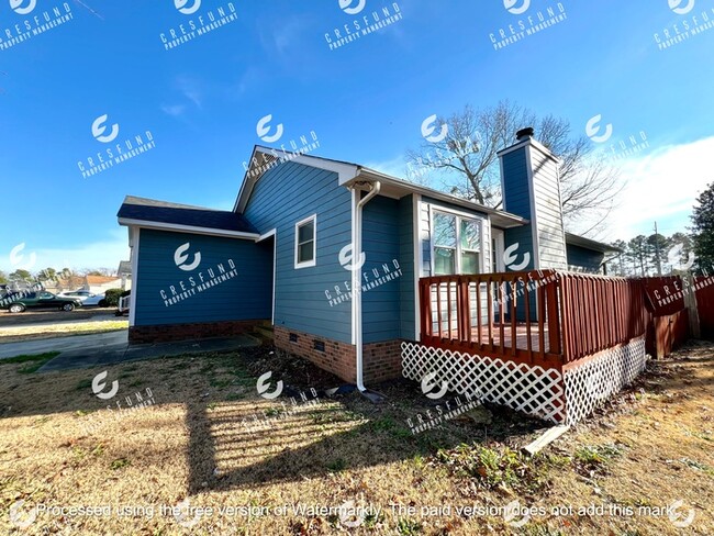 Building Photo - Lovely 3 bed 2 bath single-family home rea...