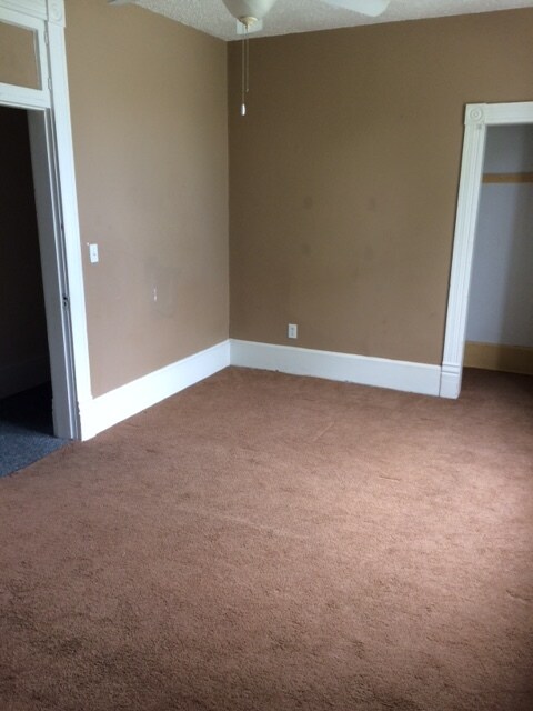 bedroom 1 - 836 S Blanchard St