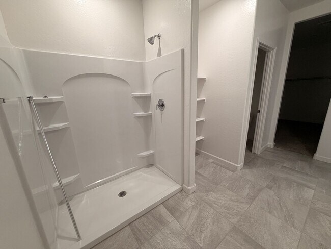 Building Photo - 1481 N Fenway Dr
