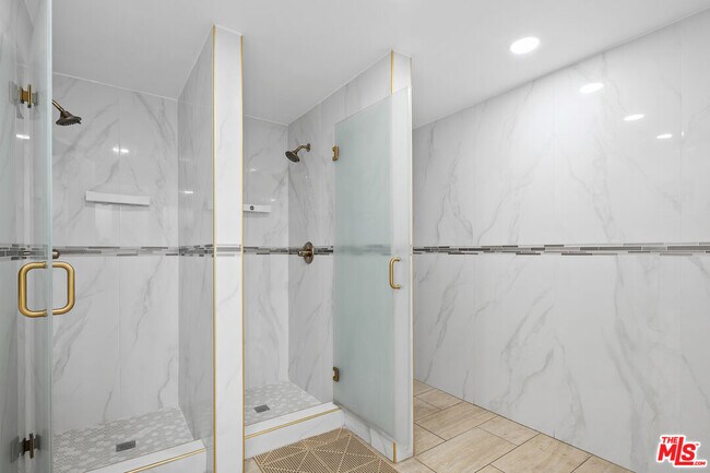 Building Photo - 10535 Wilshire Blvd