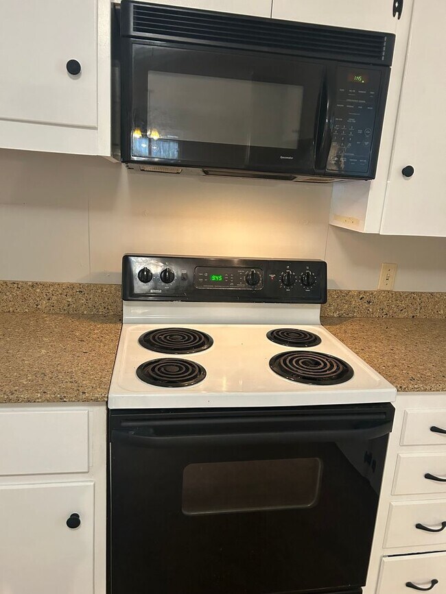 Building Photo - Call Property Manager Tonia Rollins at (50...