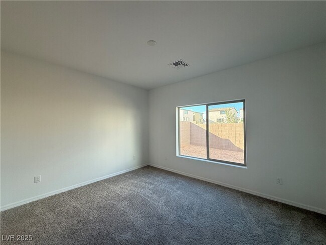 Building Photo - 7516 Castlegreen Ave