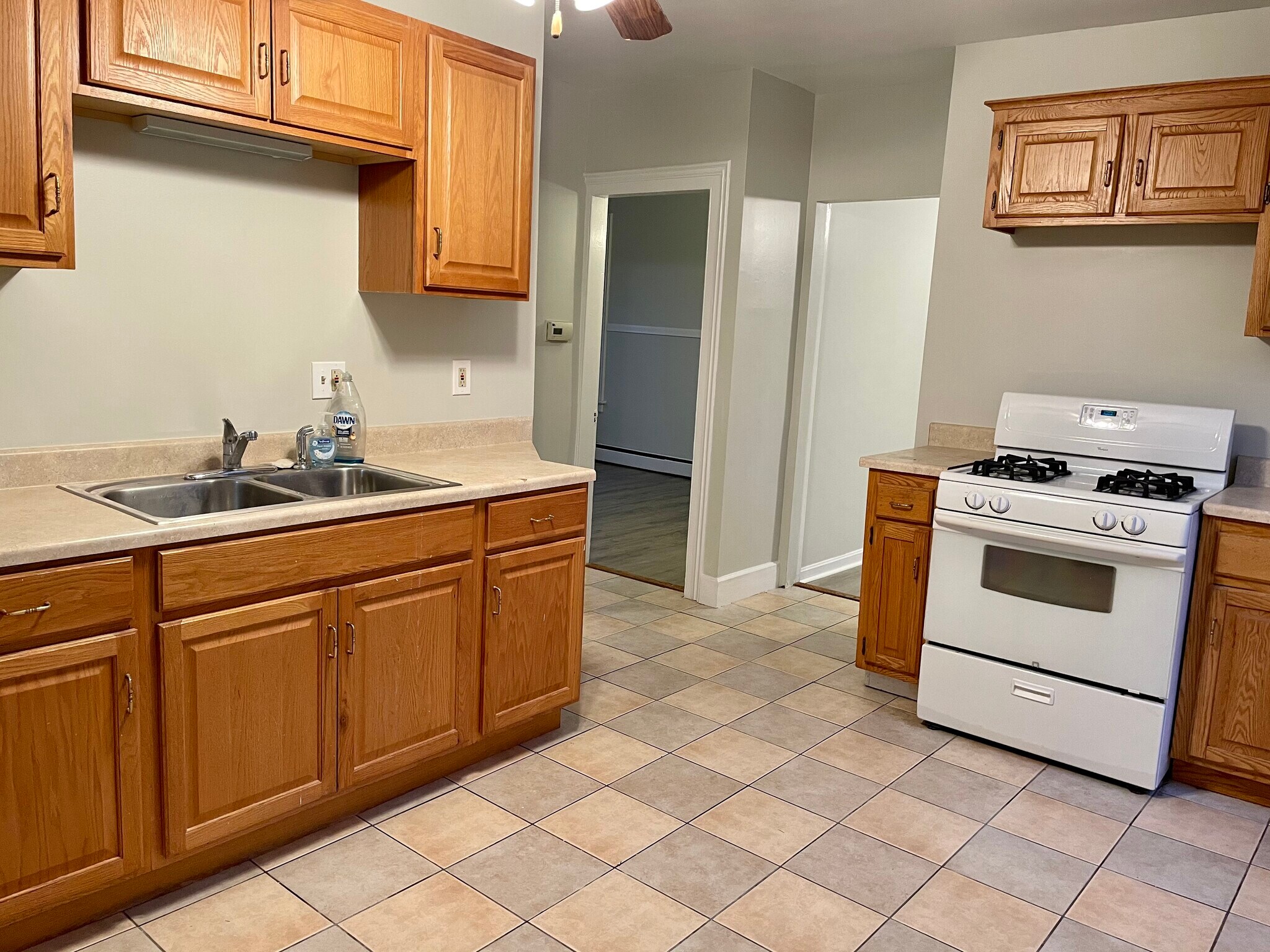 Building Photo - 93 Hungerford St