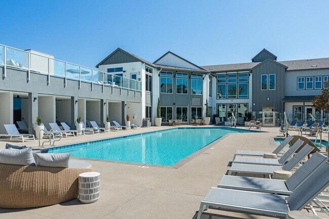 Building Photo - 2015 Paseo Belluno