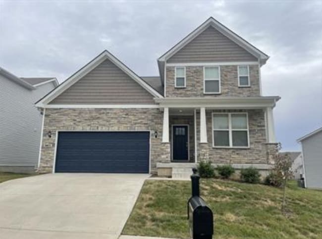 Primary Photo - Beautiful House wtih lots of space!
