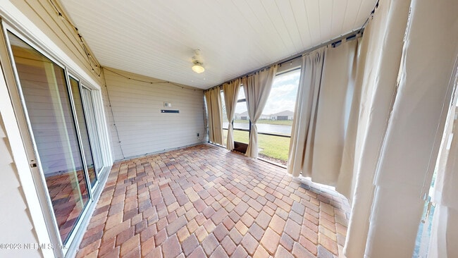 Building Photo - 3965 Cloverdale Ct