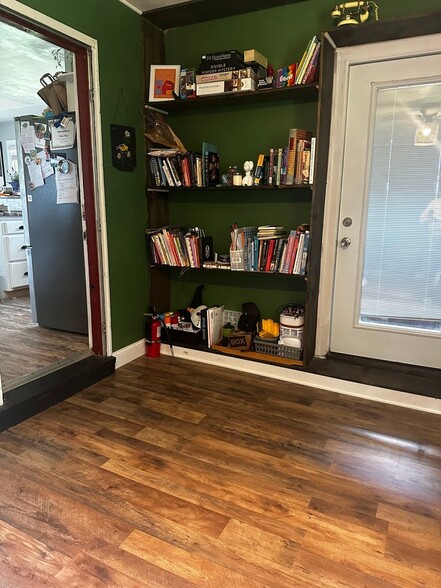 Building Photo - 16 Wagon Trail Rd