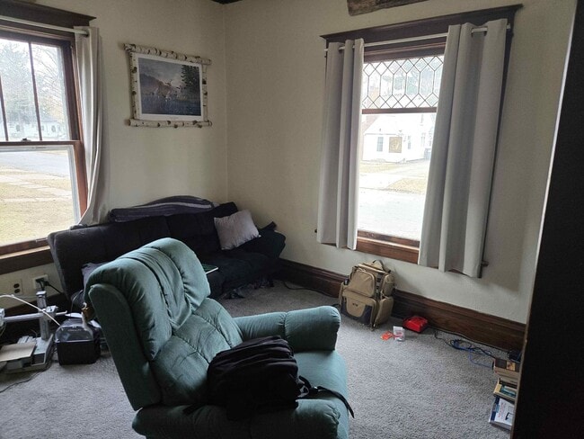 Building Photo - 1602 8th St E