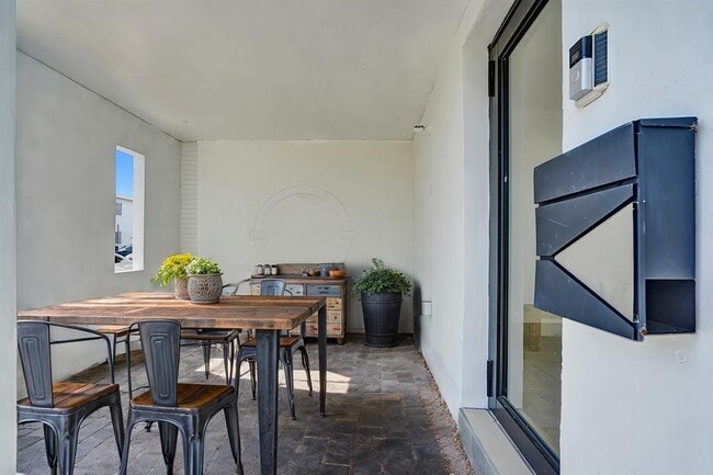 Building Photo - 775 81st St