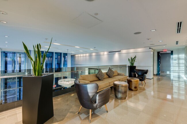 Building Photo - 4471 Dean Martin Dr