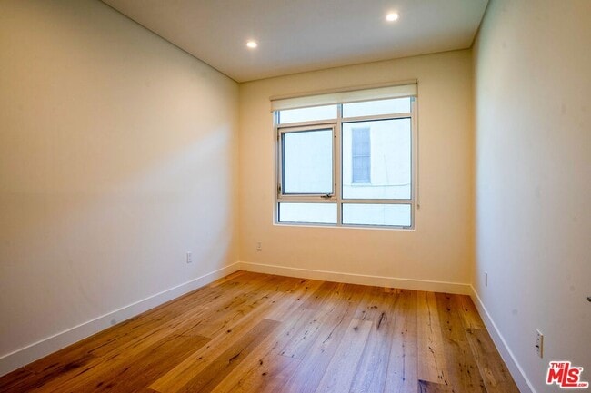 Building Photo - 938 Orange Grove Ave