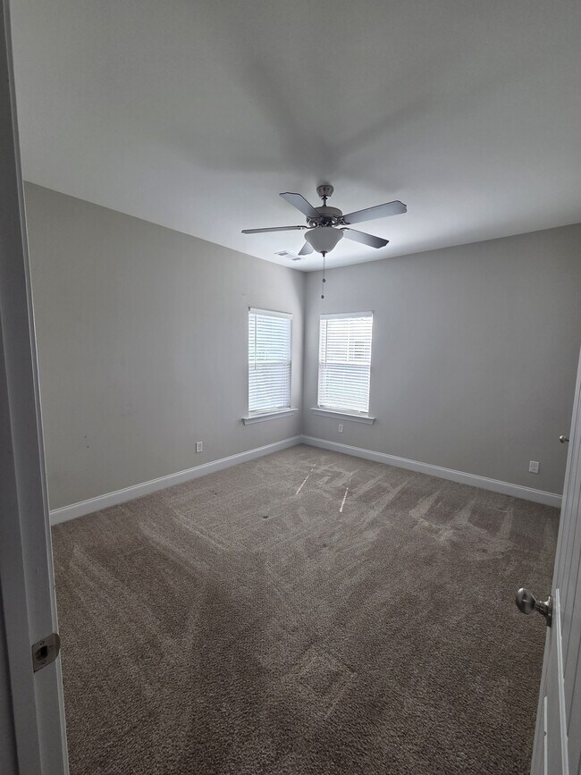 Building Photo - 2105 Thornbury Cove