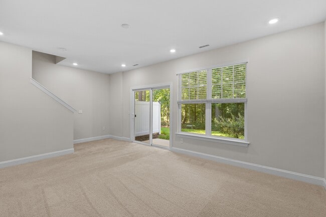 Building Photo - 2888 Macintosh Woods Dr