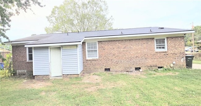 Building Photo - 425 Morley Dr