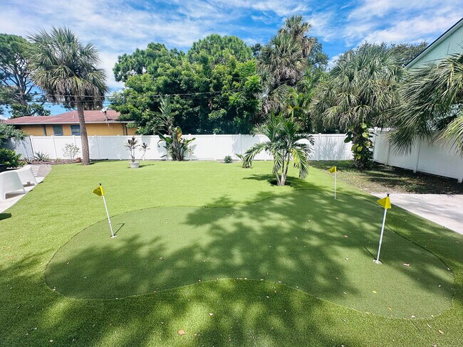 Building Photo - 2402 52nd St S