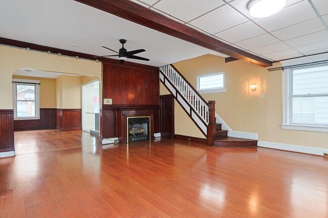 Building Photo - 711 74th St