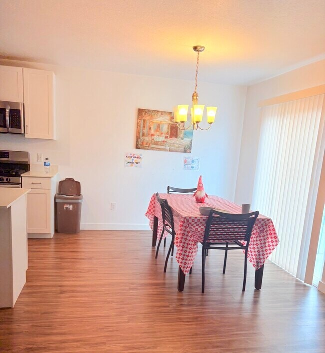 Building Photo - 3587 Grassland Dr