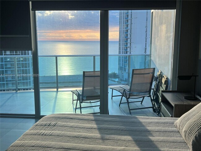 Building Photo - 17550 Collins Ave