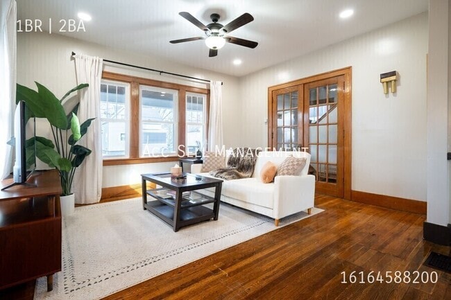 Building Photo - 1038 Crosby St NW