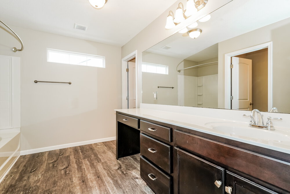 Building Photo - 1626 Sunray Dr