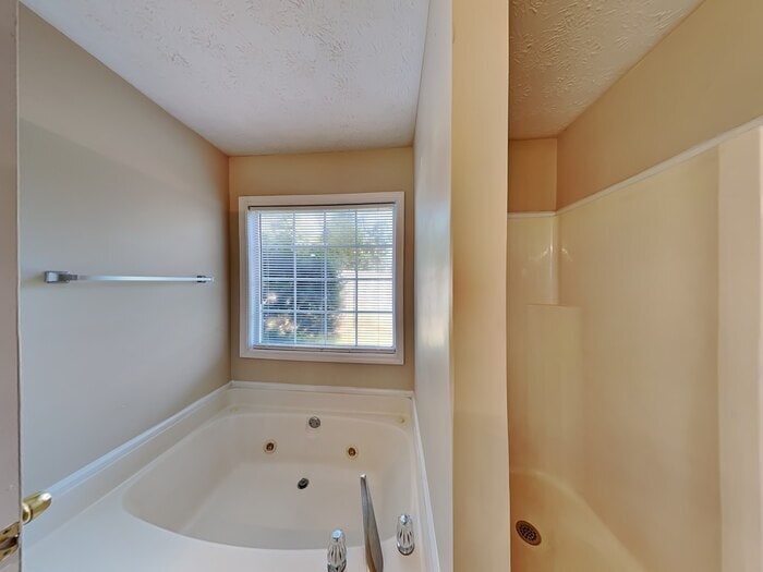 Building Photo - 1585 Watson Ridge Trail SE