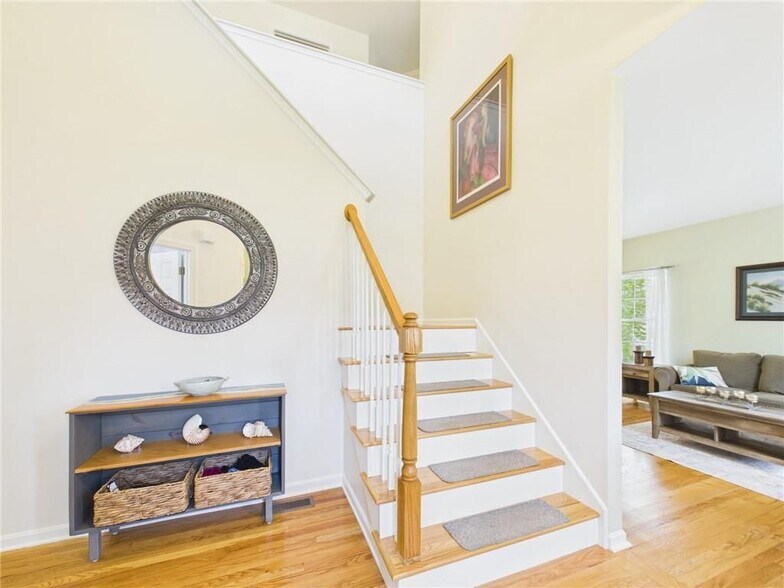 Building Photo - 23 Beechwood Hollow