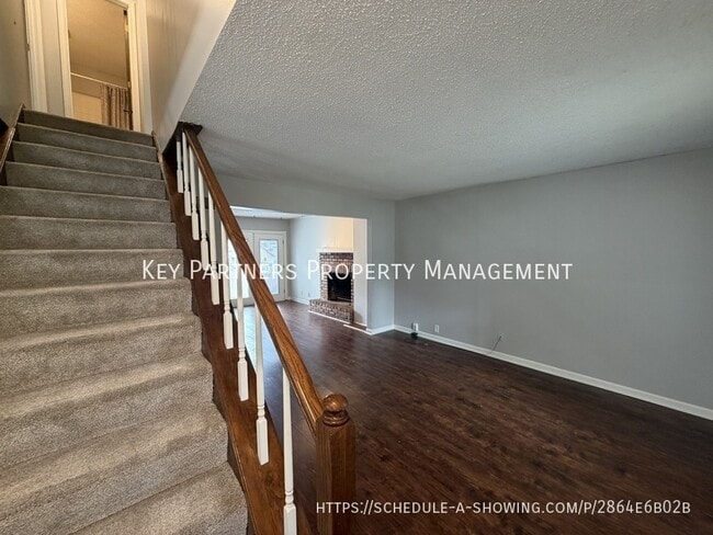 Building Photo - 138 E Nelson Cir