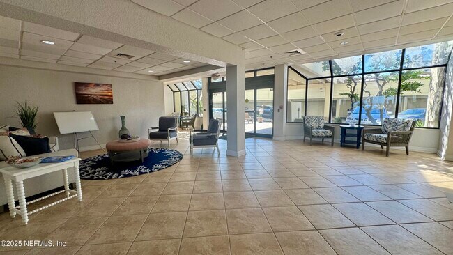 Building Photo - 1901 First St