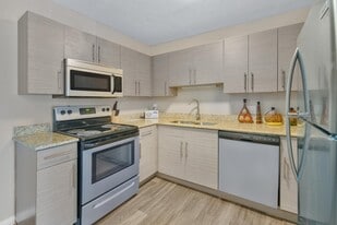 Building Photo - Heritage Hill Estates Apartments