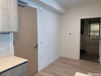 Building Photo - 318 Main St