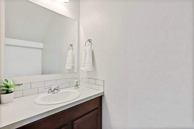 Building Photo - 5643 E Bollo St
