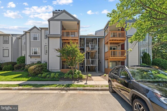 Building Photo - 6901 Victoria Dr