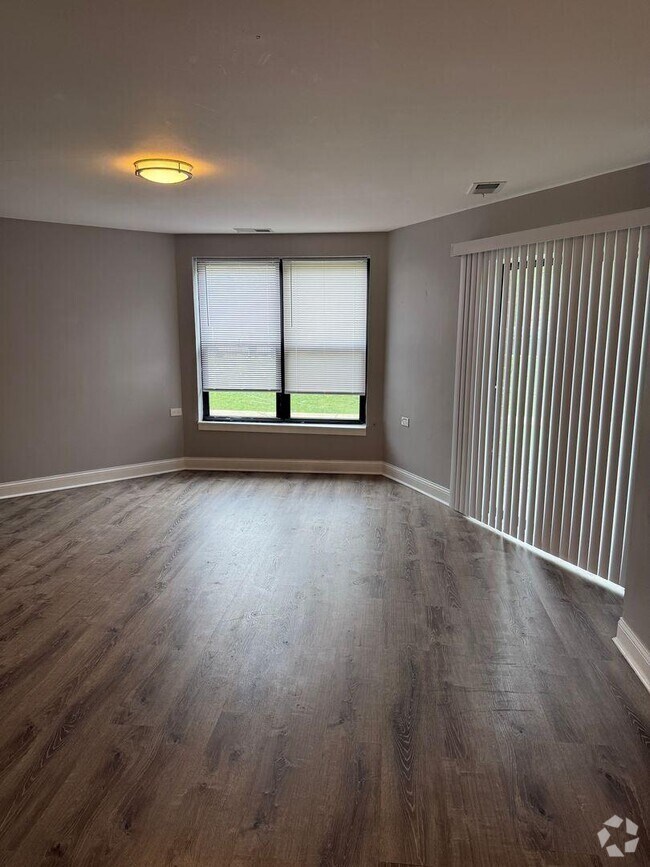 Building Photo - 3 bedroom in Chicago IL 60612