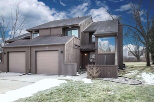 Building Photo - 102 Crab Apple Ct