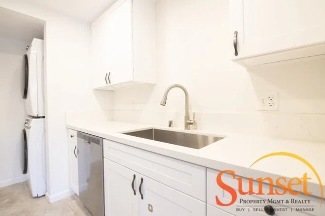 Building Photo - 7755 Starling Dr