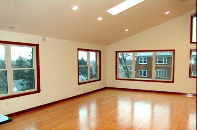 Building Photo - 73 Edgewood Ave