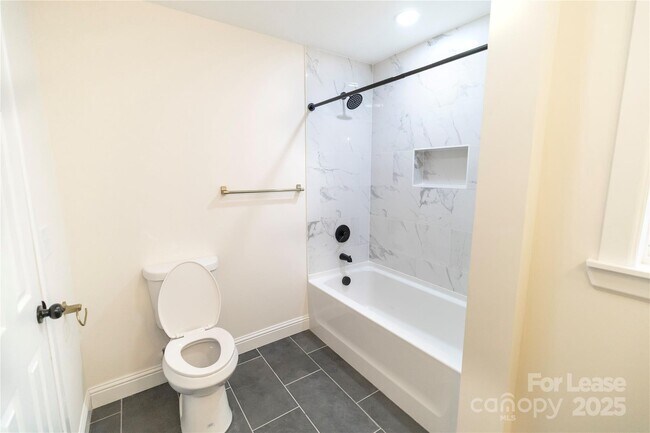 Building Photo - 3501 Eastway Dr