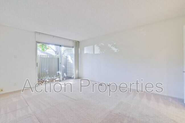 Building Photo - 71 Los Altos Square