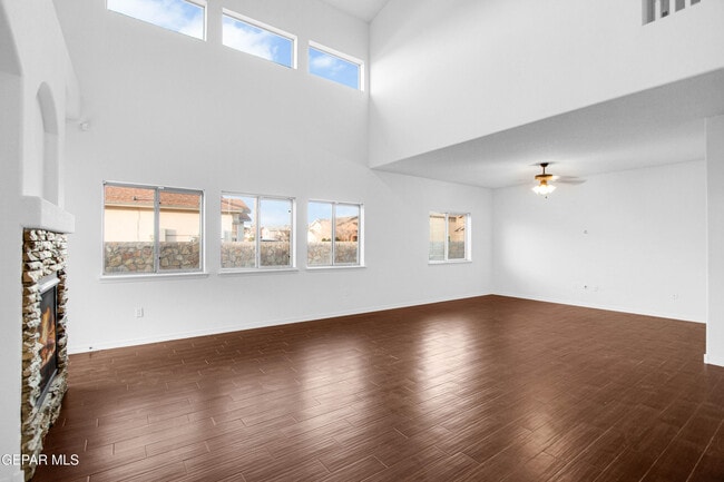 Building Photo - 7085 Century Plant Dr