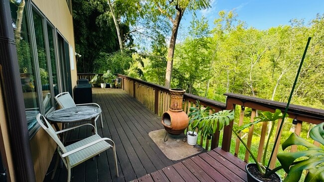 Building Photo - 96 Old Pascack Rd