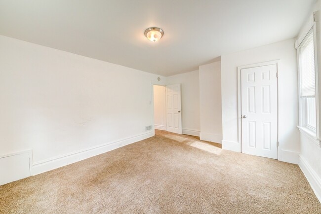 Building Photo - 22 Penelope St