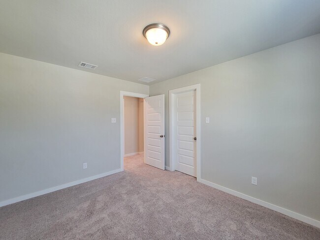 Building Photo - 2905 Terrace Grove Dr