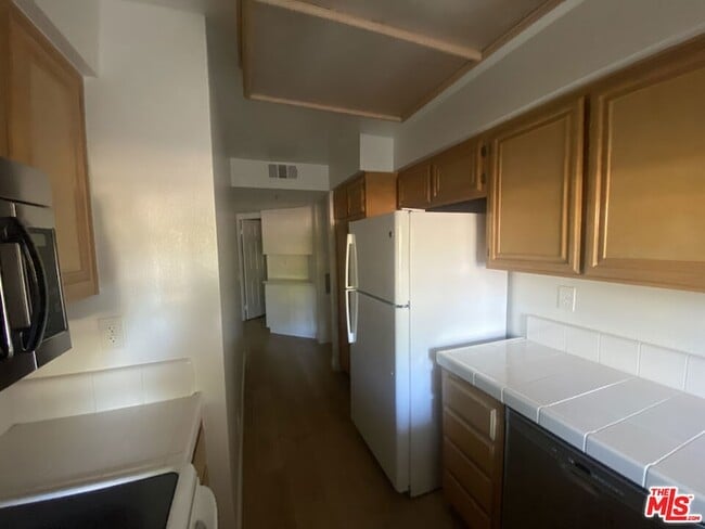 Building Photo - 675 Oak Run Trail