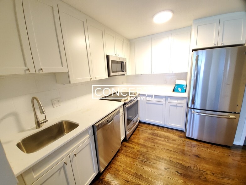 Building Photo - 50 Evergreen St