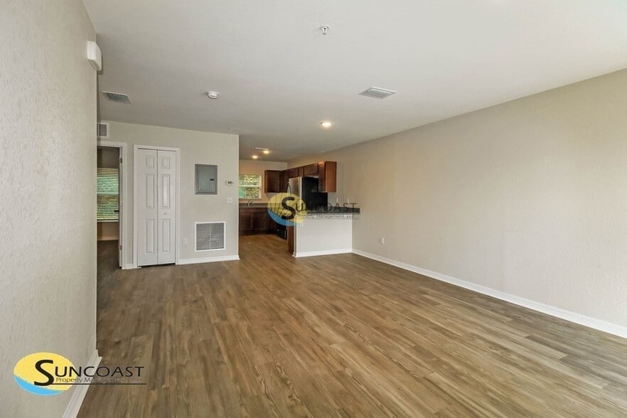 Building Photo - 9359 N Mendoza Way