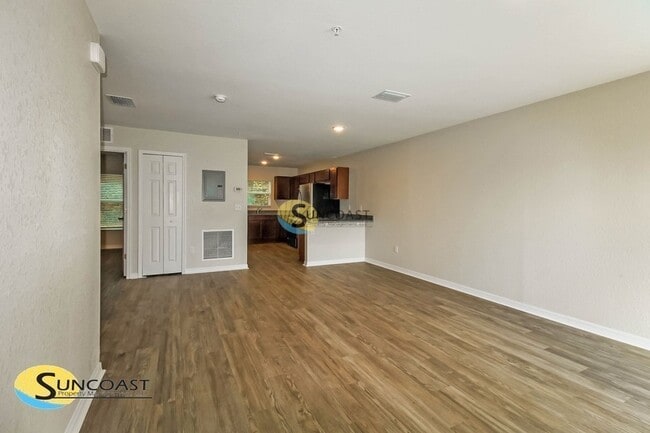 Building Photo - 9359 N Mendoza Way